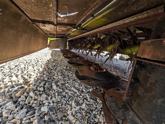 Image of CLAAS Disco 1100C equipment image 3