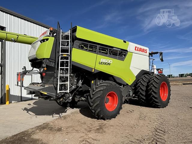 Image of CLAAS Lexion 8600 equipment image 3