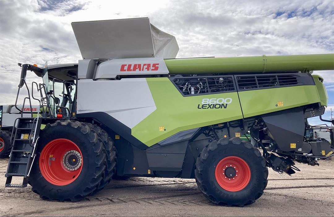 Image of CLAAS Lexion 8600 Image 0