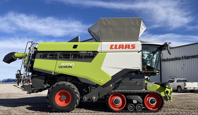 Image of CLAAS Lexion 8700TT equipment image 1