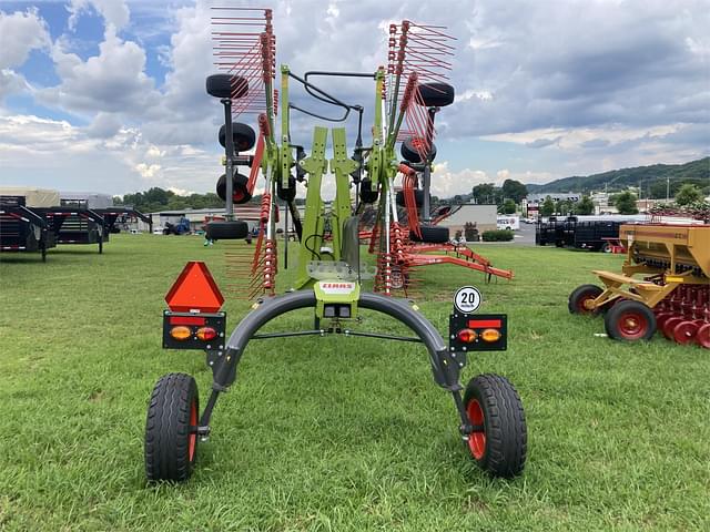 Image of CLAAS Liner 2600 equipment image 2