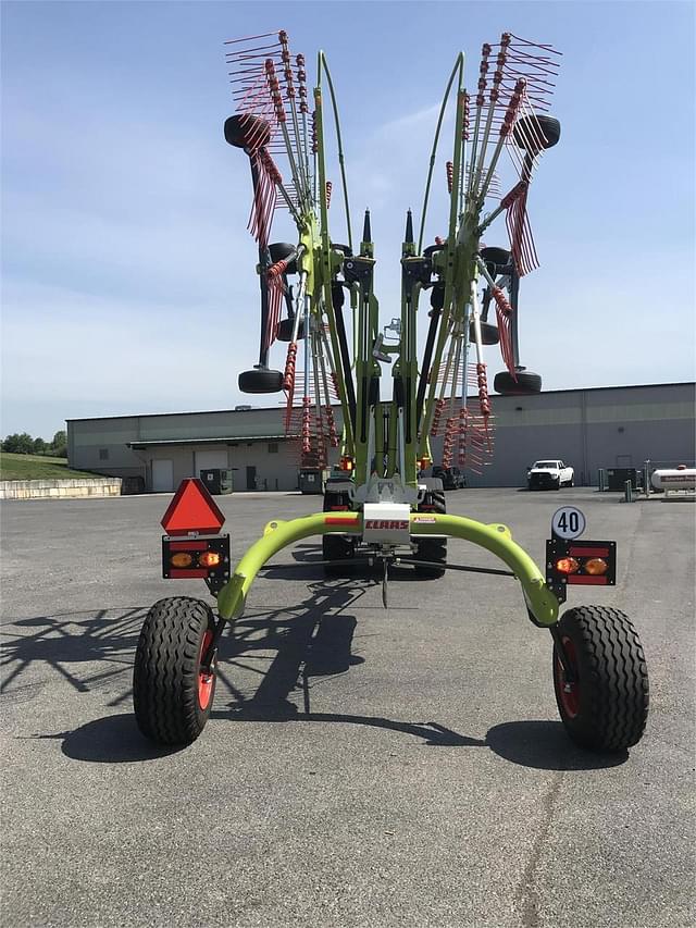 Image of CLAAS Liner 2900 equipment image 4