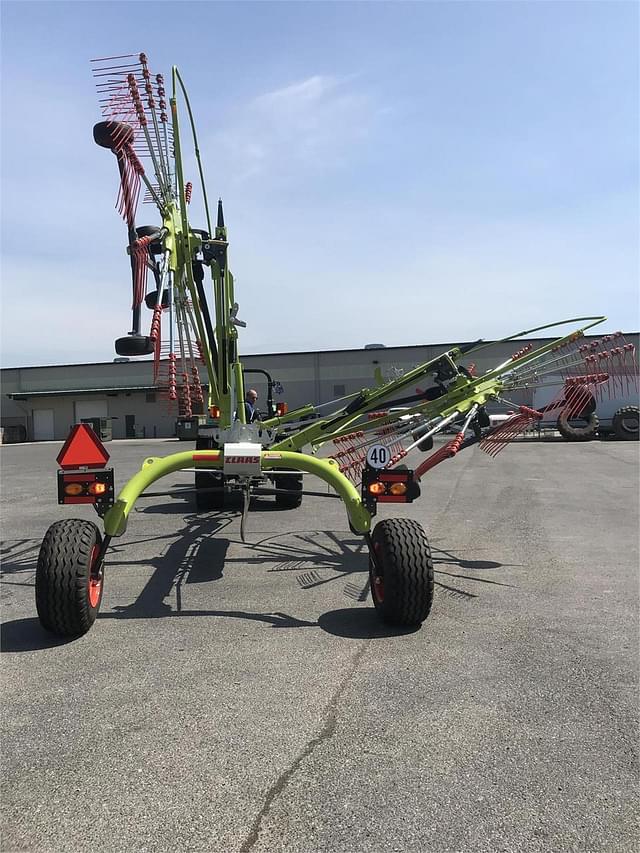 Image of CLAAS Liner 2900 equipment image 3