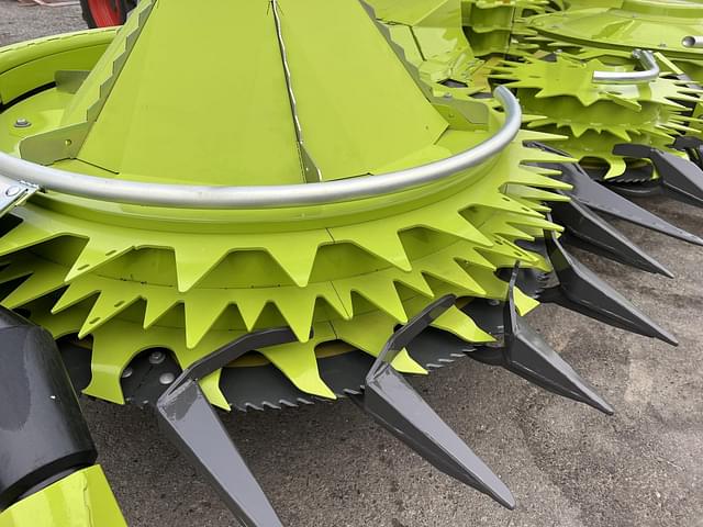 Image of CLAAS Orbis 750 equipment image 2