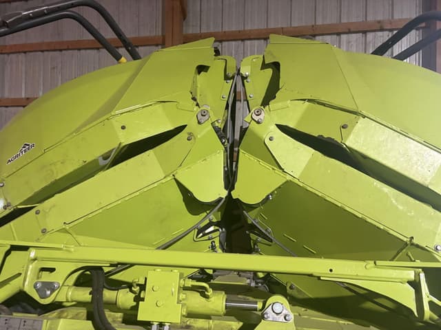 Image of CLAAS Orbis 900 equipment image 3