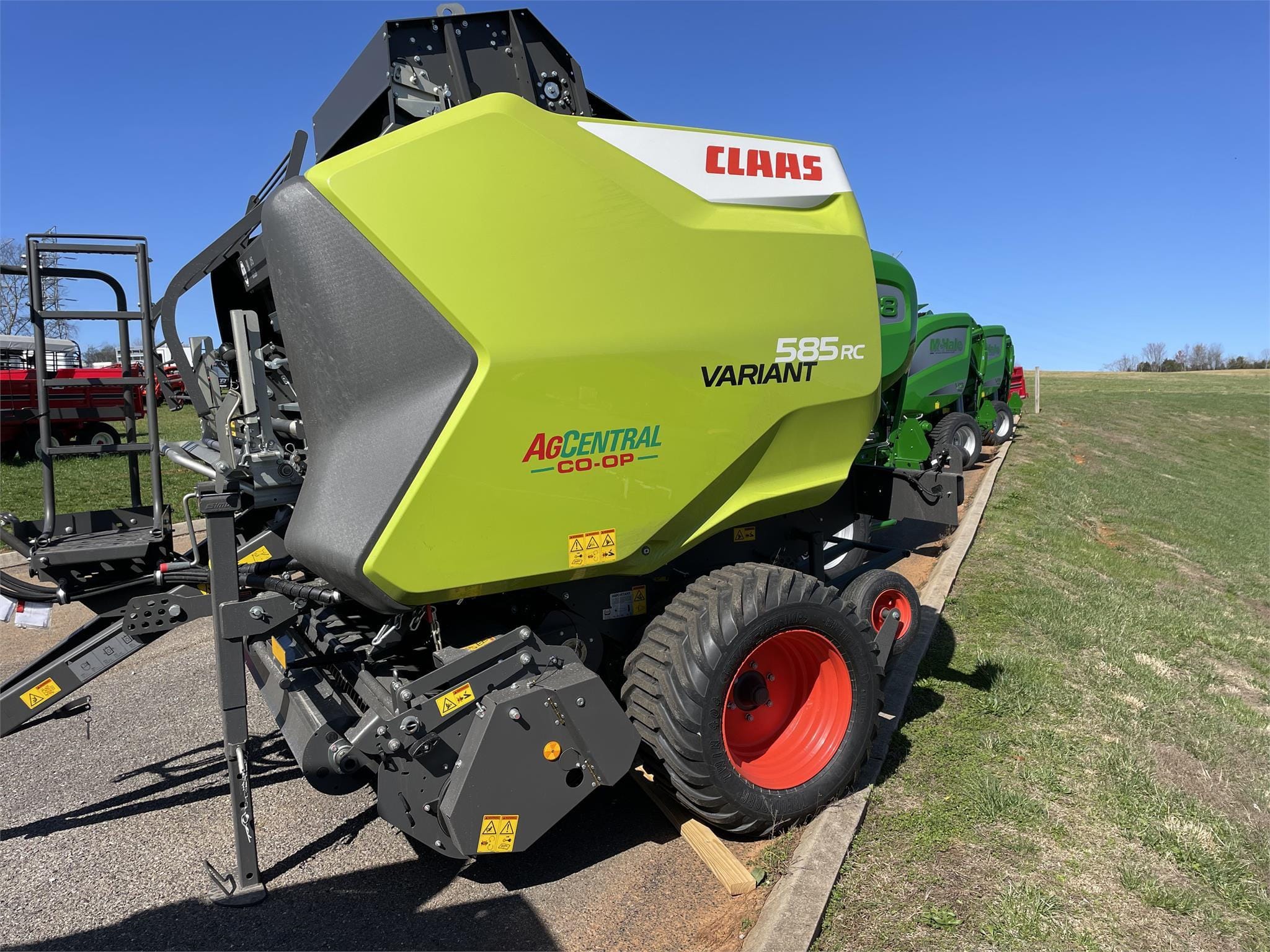 2024 CLAAS Variant 585RC Equipment Image0