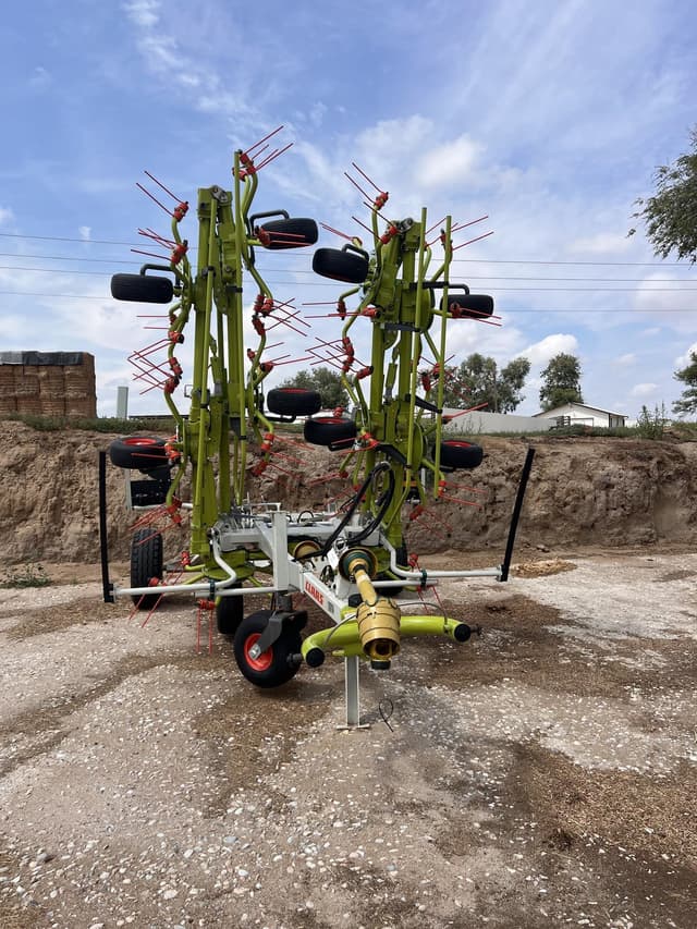 Image of CLAAS Volto 1100T equipment image 1