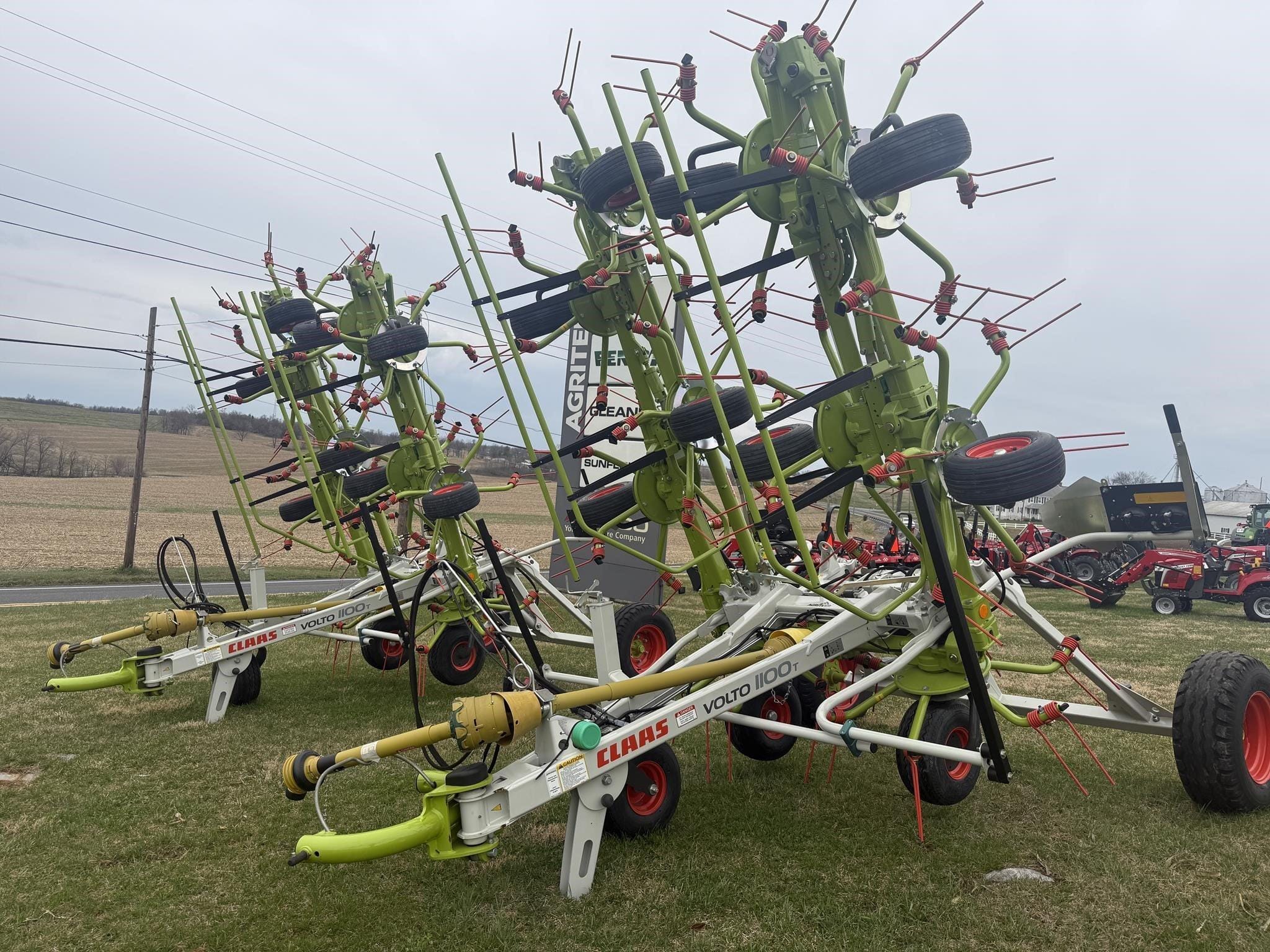 2024 CLAAS Volto 1100T Equipment Image0