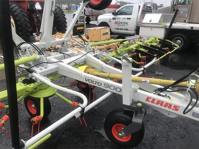 Image of CLAAS Volto 900T equipment image 3