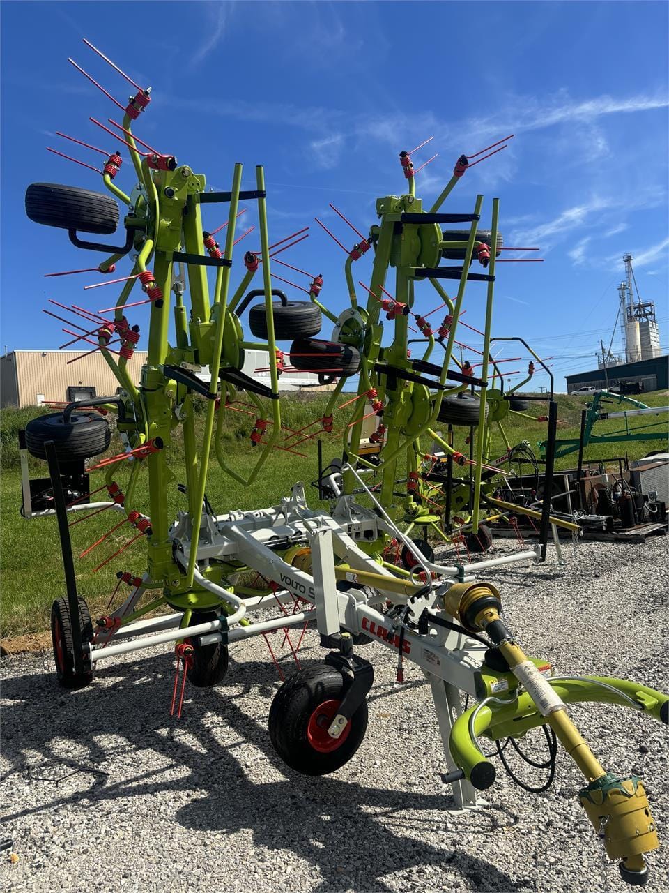 2024 CLAAS Volto 900T Equipment Image0