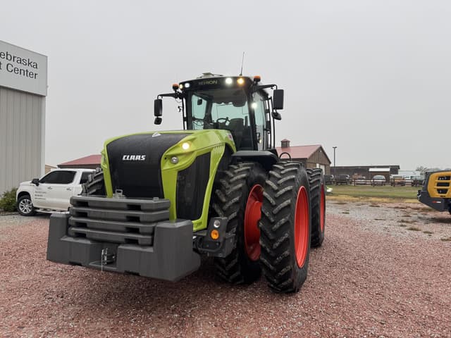 Image of CLAAS Xerion 4500 equipment image 2