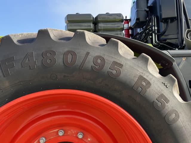 Image of CLAAS Xerion 4500 Trac equipment image 2