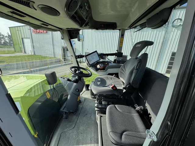 Image of CLAAS Xerion 4500 Trac equipment image 4