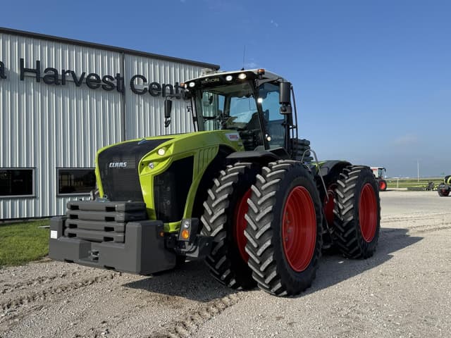 Image of CLAAS Xerion 4500 Trac equipment image 2