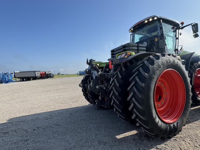 Image of CLAAS Xerion 4500 Trac equipment image 4