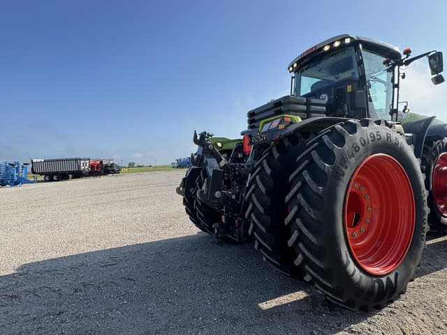 Image of CLAAS Xerion 4500 Trac equipment image 4