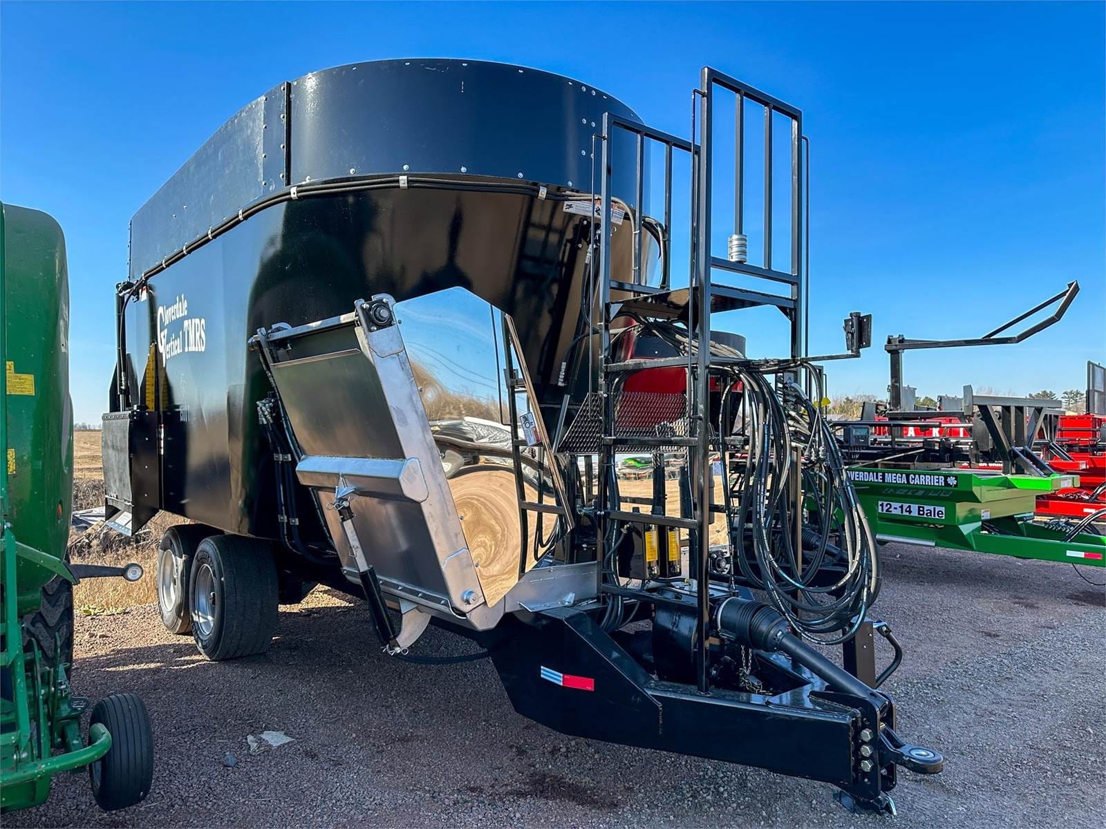 2024 Cloverdale 1500 Equipment Image0