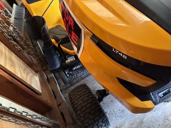 Image of Cub Cadet XT1 LT42 equipment image 2