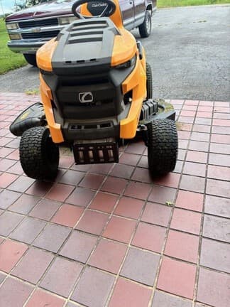 Image of Cub Cadet XT1 LT50 equipment image 2
