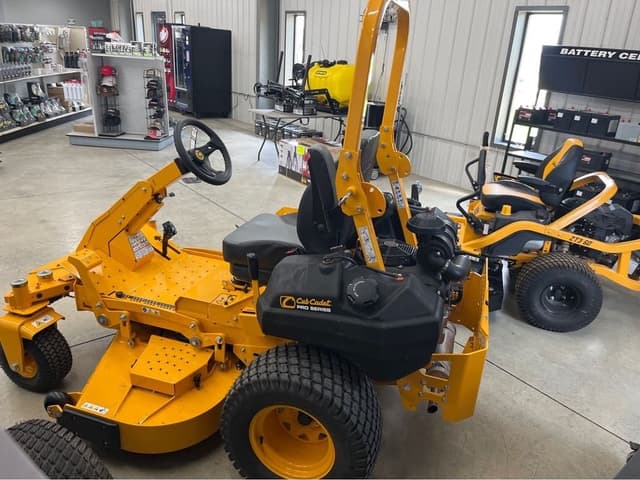 Image of Cub Cadet Pro Z 760S equipment image 4