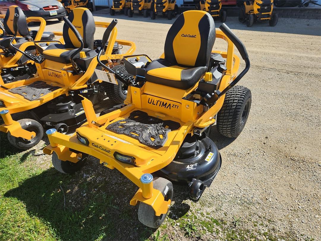 Image of Cub Cadet Ultima ZT1 Image 0