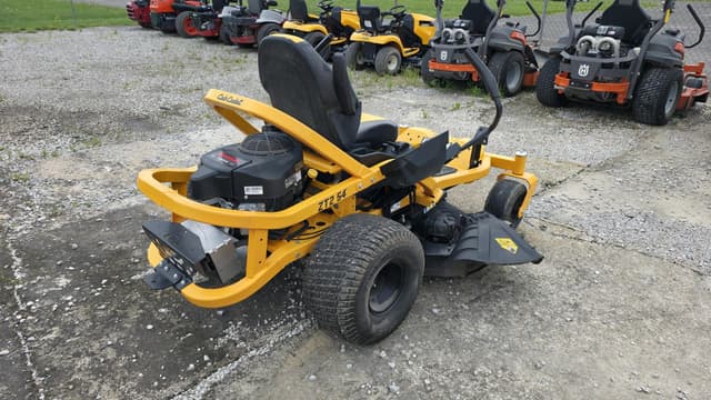 Image of Cub Cadet Ultima ZT2 equipment image 4
