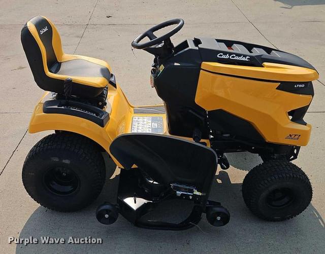 Image of Cub Cadet XT1 LT50 equipment image 3
