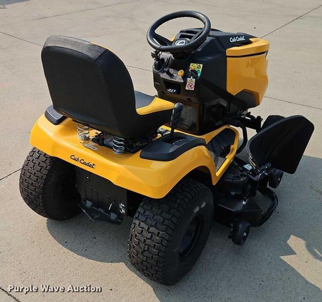 Image of Cub Cadet XT1 LT50 equipment image 4