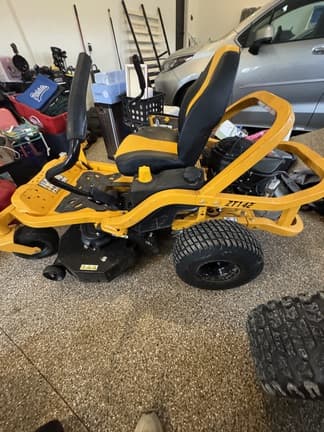 Image of Cub Cadet Ultima ZT1 equipment image 3