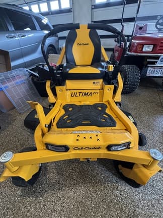 Image of Cub Cadet Ultima ZT1 equipment image 1