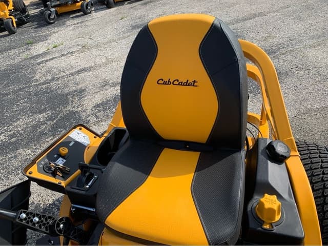 Image of Cub Cadet Ultima ZT1 equipment image 2