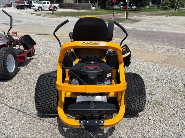 Image of Cub Cadet Ultima ZT2 equipment image 3