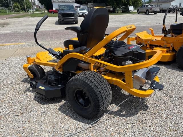 Image of Cub Cadet Ultima ZT2 equipment image 2