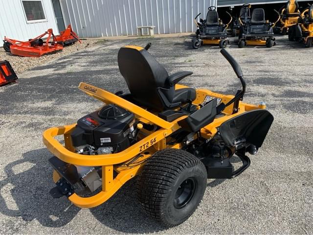 Image of Cub Cadet Ultima ZT2 equipment image 2