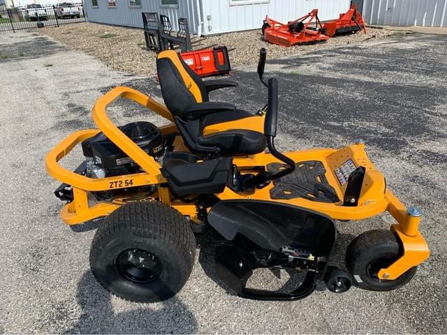 Image of Cub Cadet Ultima ZT2 equipment image 1
