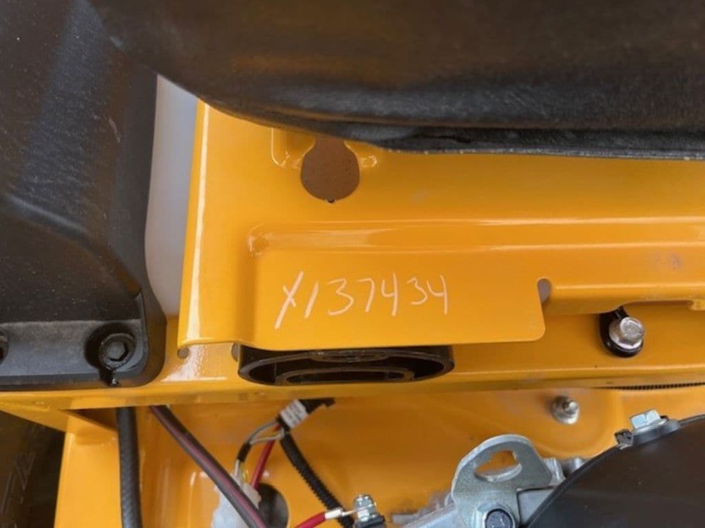 Image of Cub Cadet Ultima ZT2 Image 1