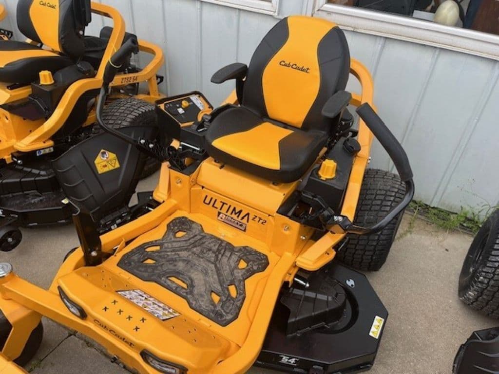 Image of Cub Cadet Ultima ZT2 Image 0
