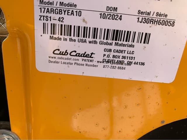 Image of Cub Cadet Ultima ZTS1 equipment image 1
