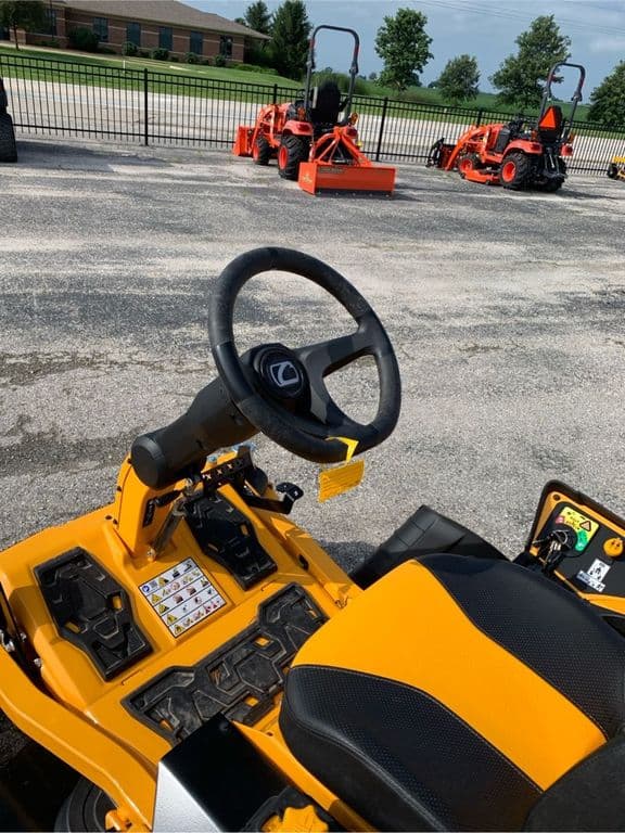 Image of Cub Cadet Ultima ZTS1 equipment image 4