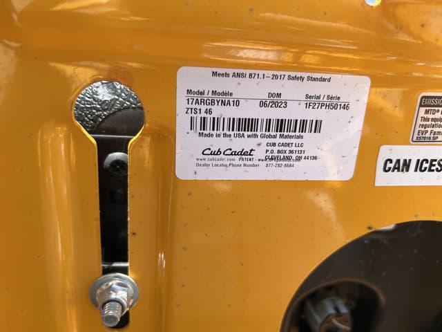 Image of Cub Cadet Ultima ZTS1 equipment image 4