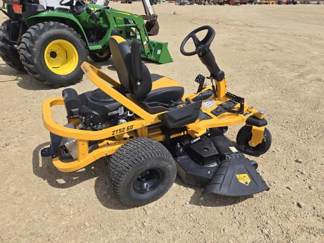 Image of Cub Cadet Ultima ZTS2 equipment image 3