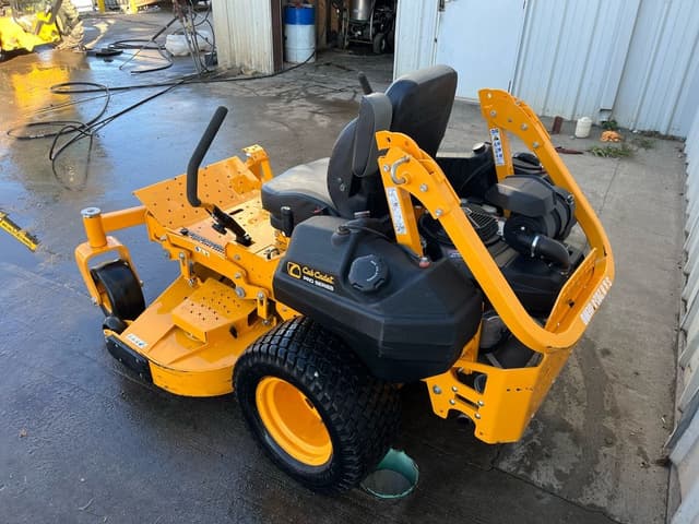 Image of Cub Cadet Pro Z 960L equipment image 2