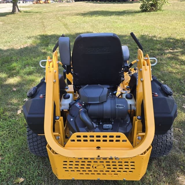 Image of Cub Cadet Pro Z 960L equipment image 4