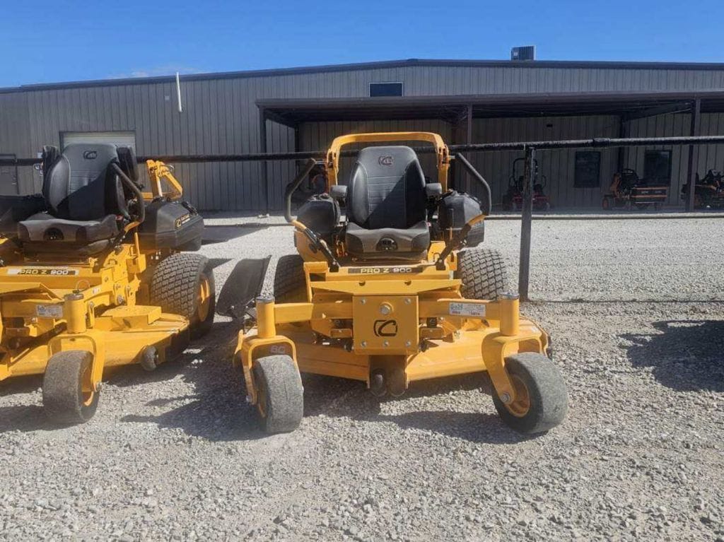 2024 Cub Cadet Pro Z 960L Equipment Image0