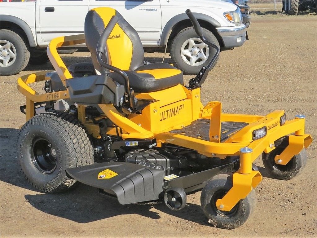2024 Cub Cadet Ultima ZT1 Equipment Image0