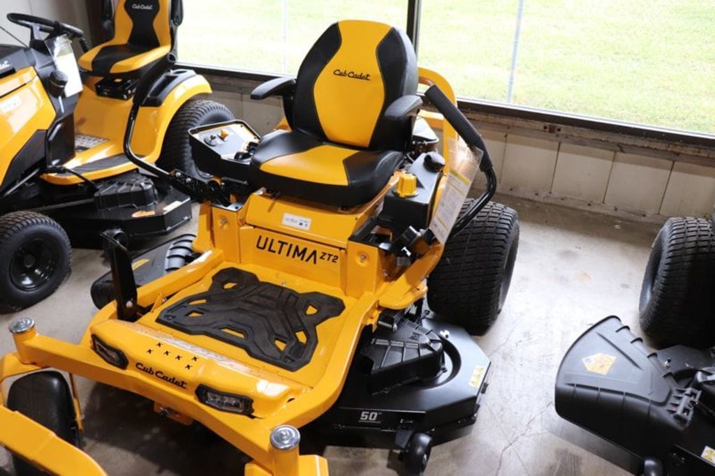 2024 Cub Cadet Ultima ZT2 Equipment Image0