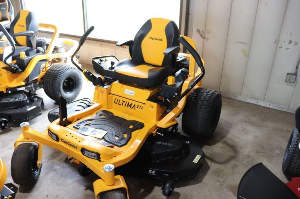 2024 Cub Cadet Ultima ZT2 Equipment Image0