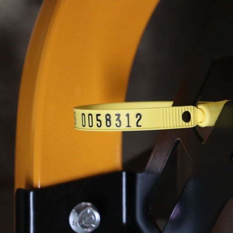 2024 Cub Cadet Ultima ZTS2 Equipment Image0