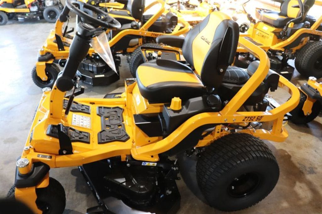 2024 Cub Cadet Ultima ZTS2 Equipment Image0