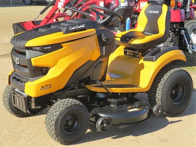 Image of Cub Cadet XT1 LT46 equipment image 2